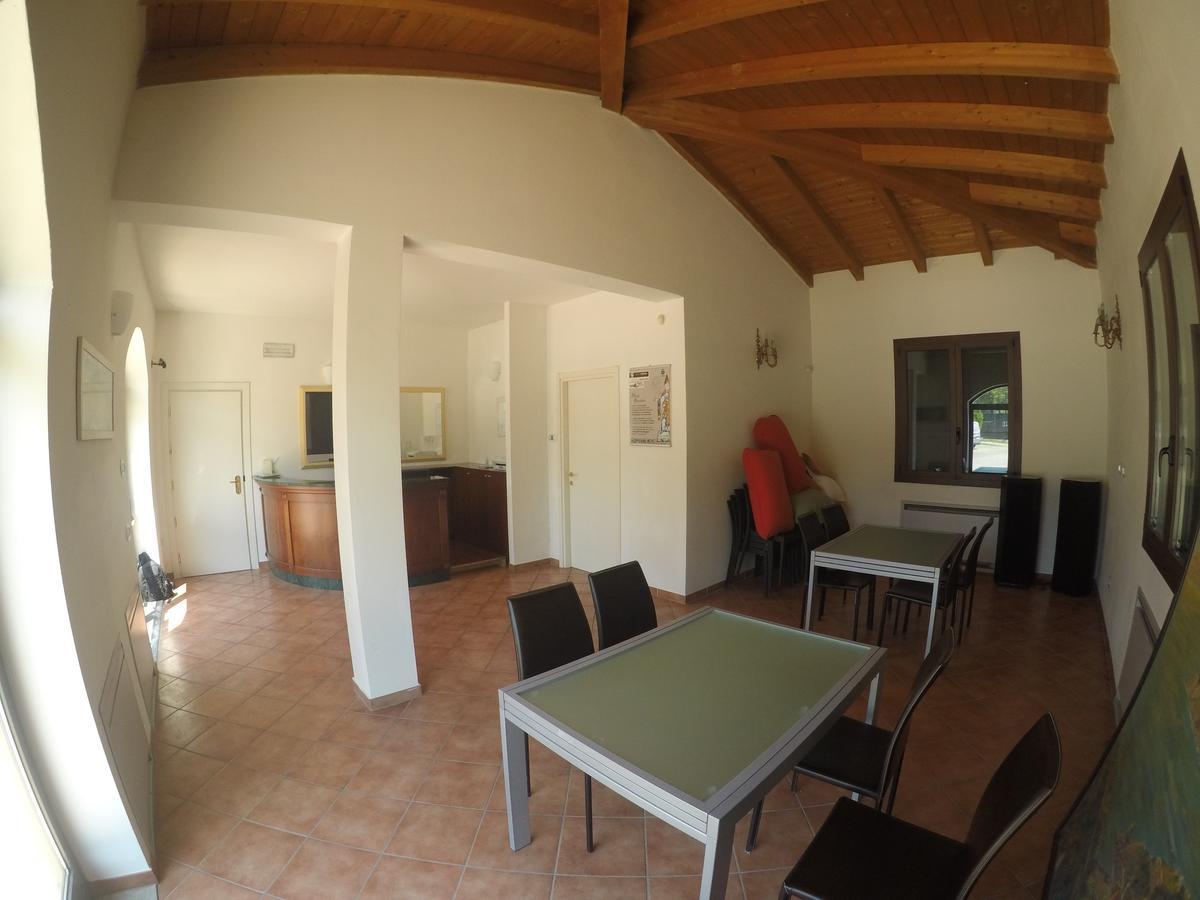Hotel Barabba Quattro Castella Ngoại thất bức ảnh