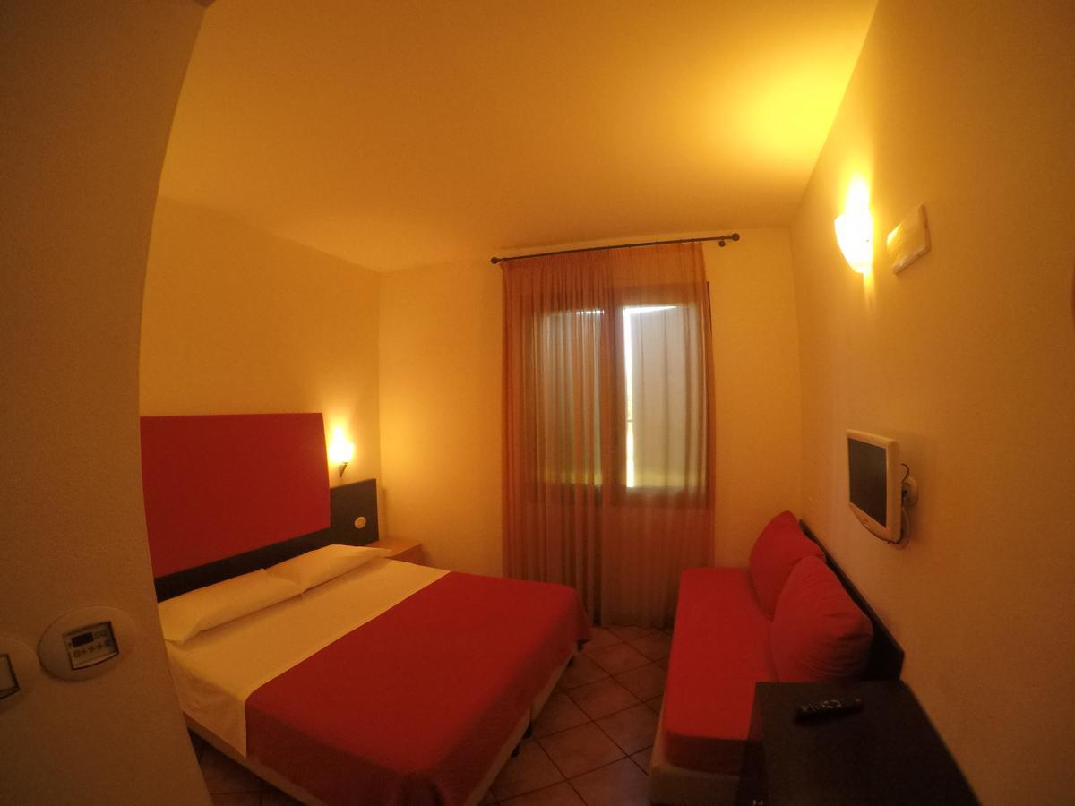 Hotel Barabba Quattro Castella Ngoại thất bức ảnh